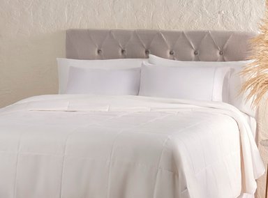 EDREDÓN MAISON LINETT PLUMA QUEEN BLANCO COLOR ENTERO