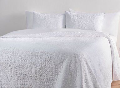 CUBRECAMA RIPLEY HOME BLOOM 1.5 PLAZAS MICROFIBRA BLANCO COLOR ENTERO