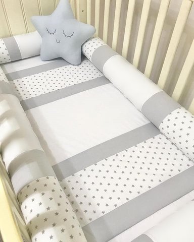 SET DE CUNA ESTANDAR DISEÑO PROTECTORES TUBULARES - ESTRELLITAS