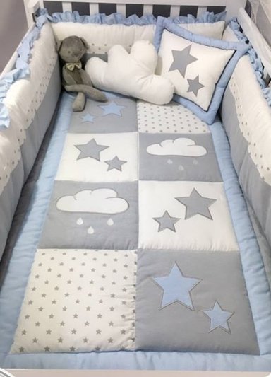 SET DE CUNA - DISEÑO NUBES Y ESTRELITAS BORDADO - NIÑO