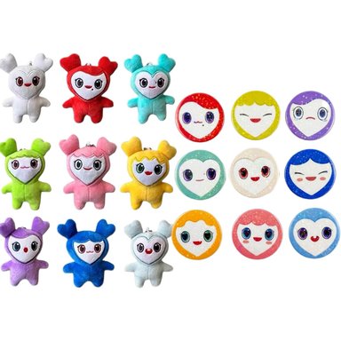 LOVELY TWICE SET 9 DE LLAVEROS DE PELUCHE Y 9 PINES HOLOGRAFICOS