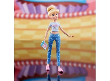 MUÑECA DISNEY PRINCESAS CENICIENTA COMFY SQUAD - 5