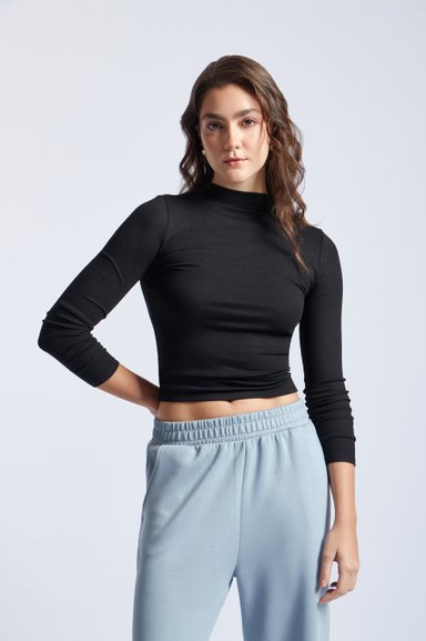 CAMISETA CUELLO ALTO