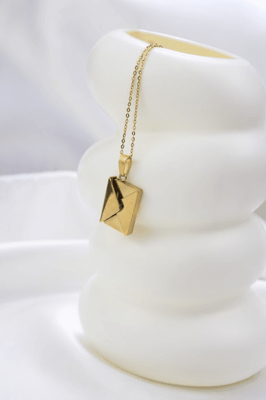 COLLAR CLEO JOYAS & ACCESORIOS CARTITA DORADO ACERO