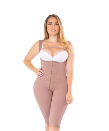 FAJA MUJER FAJATE CHOCOLATE CLARO 11186 DE ALTA COMPRESIÓN A LA RODILLA CON CUBRIMIENTO TOTAL EN ESPALDA - 1