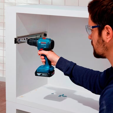 SET DE HERRAMIENTAS BOSCH TALADRO PERCUTOR GSB 185-LI 18V + BATERÍA + ESMERIL GWS 700 - 4