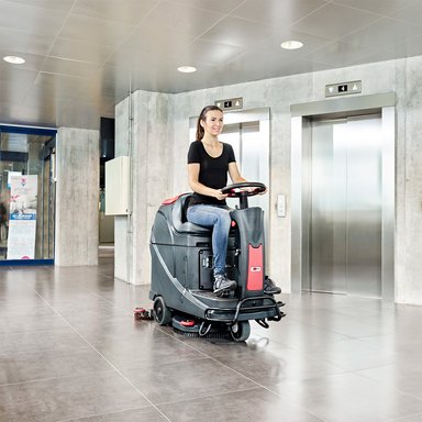 FREGADORA SECADORA INDUSTRIAL VIPER AS530R 72L PASILLOS RETAIL - 4
