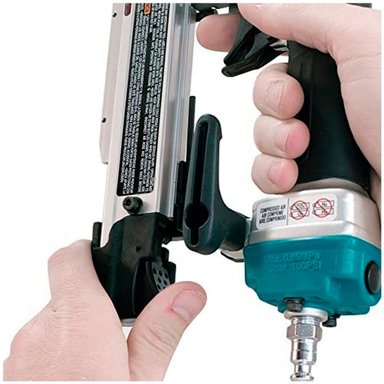 CLAVADORA NEUMÁTICA MAKITA 5/8' - 2' CAP. 130 PZAS AF353 - 4