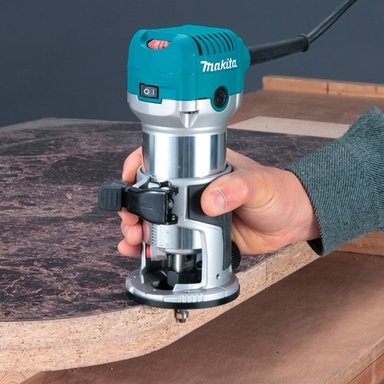 RECORTADORA RUTEADORA MAKITA RT0700C 1/4' 710W VELOCIDAD VARIABLE - 4