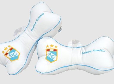 COJIN ARLIN HUESITO LOGO SOMOS FAMILIA 17X38CM