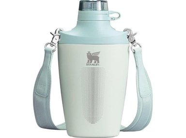 BOTELLA STANLEY CROSS DEPORTIVA CON CORREA JACQUARD TAPA A PRUEBA FUGAS Y ACERO RECICLADO