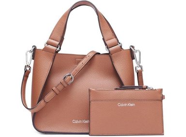 CALVIN KLEIN ESTELLE NOVELTY CROSSBODY DE CUERO VEGANO, FUNCIONAL Y ELEGANTE, CON CORREAS AJUSTABLES