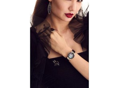 RELOJ CITIZEN ECO DRIVE MALÉFICA CHARM BOX SET DISNEY VILLAINS, ACERO INOXIDABLE Y CUERO - 5