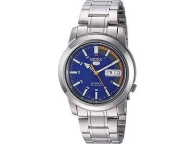RELOJ SEIKO 5 PARA HOMBRE CON ESFERA AZUL Y FUNCIONES AUTOMÁTICAS, RESISTENTE AL AGUA Y CORREA DE ACERO INOXIDABLE