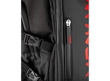 MOCHILA RESISTENTE VENUM CHALLENGER PARA SENDERISMO, IDEAL PARA AVENTURAS AL AIRE LIBRE, COLOR NEGRO/ROJO - 4