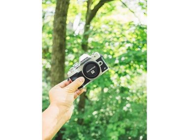 OM SYSTEM OLYMPUS E-M10 MARK IV PLATA CÁMARA 20MP ESTABILIZACIÓN DE IMAGEN 4K WI-FI - 5