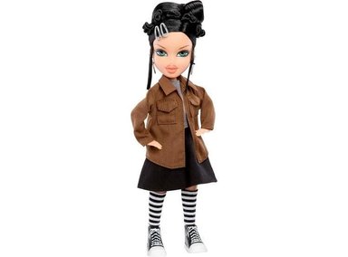 BRATZ X MEAN GIRLS MUÑECA COLECCIONISTA JANIS CON TRAJES EXCLUSIVOS - 2