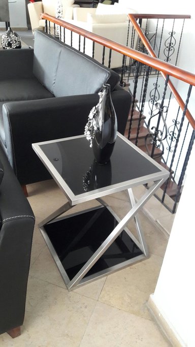 MESA LATERAL CASA CONCEPTO PERU ABDIEL ACERO INOXIDABLE 45X45CM CON VIDRIO LAMINADO NEGRO