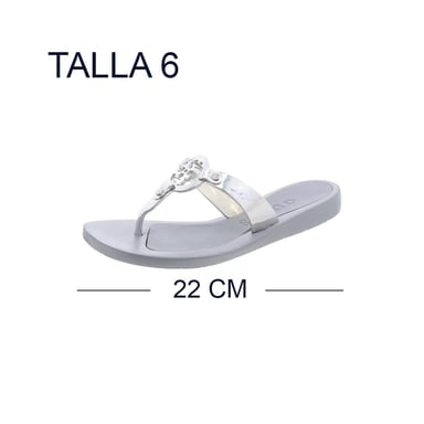 SANDALIA GUESS PARA DAMA SILVER TYANA FLAT TALLA 6 - 2