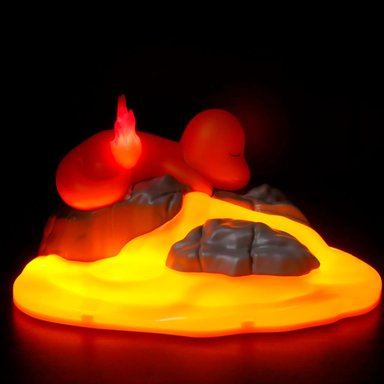 LUZ PORTATIL DE CHARMANDER CON ESCENA ILUMINADA - 4
