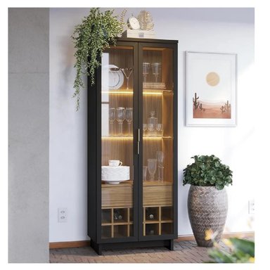 VITRINA MODERNA TU MESITA FLAMINGO COLOR NEGRO/MARRÓN 2 PUERTAS 1 CAJÓN LUZ LED