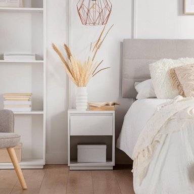 MESA DE NOCHE VELADOR DIBU TU MESITA MELAMINA 18MM 1 PUERTA COLOR BLANCO