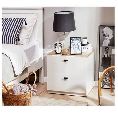 MESA DE NOCHE VELADOR  MARIFER COLOR BLANCO/MARRON 2 CAJONES TU MESITA