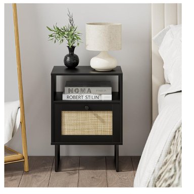 MESITA DE NOCHE CON MALLA  EN RATAN  LEONARD COLOR NEGRO 1 PUERTA TU MESITA