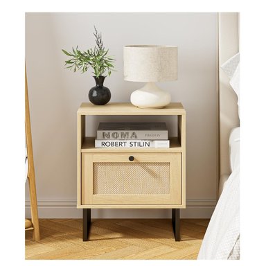 MESITA DE NOCHE CON MALLA EN  RATAN LEONARD COLOR DUNA 1 PUERTA TU MESITA