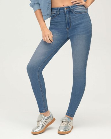 JEANS SKINNY ESENCIALES PARA MUJER