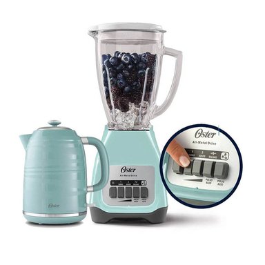 LICUADORA OSTER 2V 1.5 LT BLSTKAG-VPB + HERVIDOR 1.7 LT 4177V