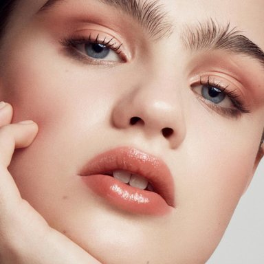 BÁLSAMO LABIAL FENTY BEAUTY PRO KISS'R LATTE LIPS - 2