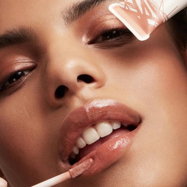 BÁLSAMO LABIAL FENTY BEAUTY PRO KISS'R LATTE LIPS - 3