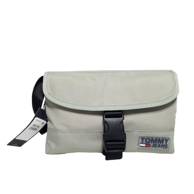 CANGURO CROSSBODY TOMMY HILFIGER CUADRADA CON HEBILLA VERDE - 1