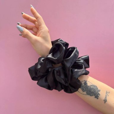 SCRUNCHIES DE SATIN - 03 UNIDADES NEGRO
