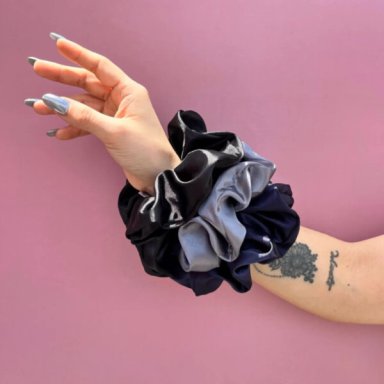 SCRUNCHIES DE SATIN - 03 UNIDADES NEUTRAL