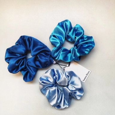 SCRUNCHIES DE SATIN - 03 UNIDADES BLUE