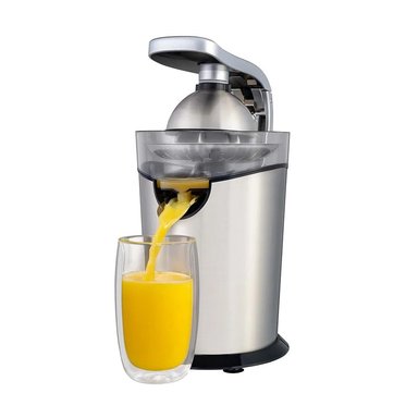 EXPRIMIDOR DE CITRICOS OSTER DE ACERO INOXIDABLE FPSTJU4200 - 1