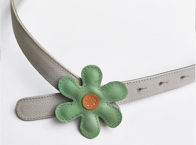 CINTURON DE CUERO IRISABA DALIA VAINILLA CON VERDE MENTA