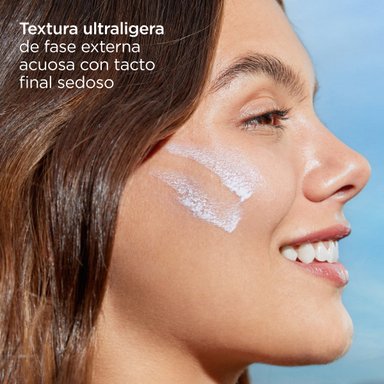 SET TRATAMIENTO FACIAL ISDIN DUO FOTOPROTECTOR FUSION WATER MAGIC SPF 50 50 ML - 3
