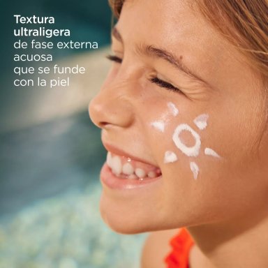 3 FOTOPROTECTORES ISDIN PEDIATRICOS FUSION WATER 50+ X 50 ML - 3