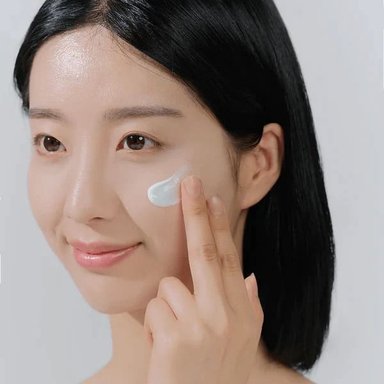 MADAGASCAR CENTELLA HYALU-CICA WATER-FIT SUN SERUM 50 ML - 4