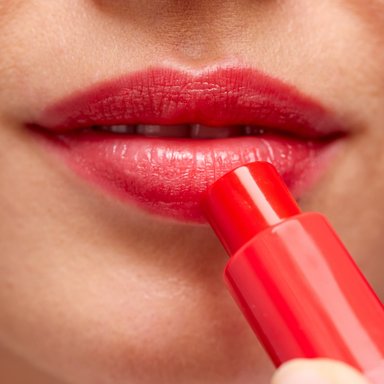 ISDIN REPARADOR LABIAL COLOR ROJO - 2