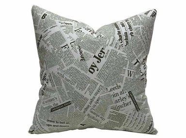 COJIN MAAT PERIÓDICO MANZANA EN 45X45CMS