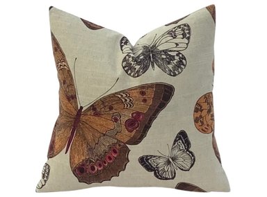 COJIN MAAT ALAS ALICIA EN 45X45CMS