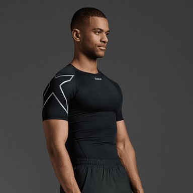 POLO 2XU CORE COMPRESSION SHORT SLEEVE HOMBRE