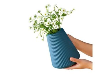 FLORERO DECORATIVO MODELO AXIS LINEAL MEDIANO AZUL NÓRDICO