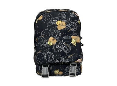 MOCHILA MULTIUSOS CAPIBARA VIRAL CON BROCHE NEGRO