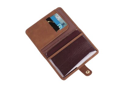 PORTAPASAPORTE COOL BAGS MARRON BROCHE - 2