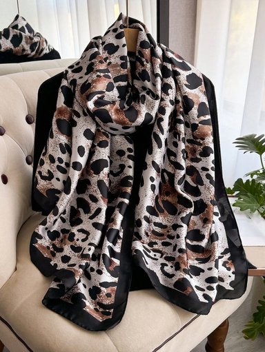 PASHMINA SATINADA BLISSIA ESTAMPADO LEOPARD PRINT | CREMA